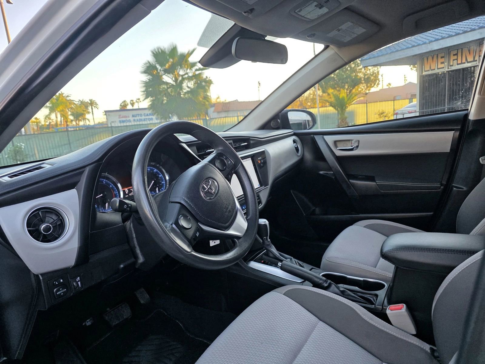 Used 2017 Toyota Corolla SE image 5
