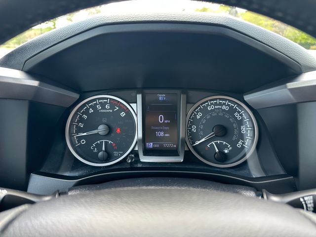 Used 2021 Toyota Tacoma Limited image 26