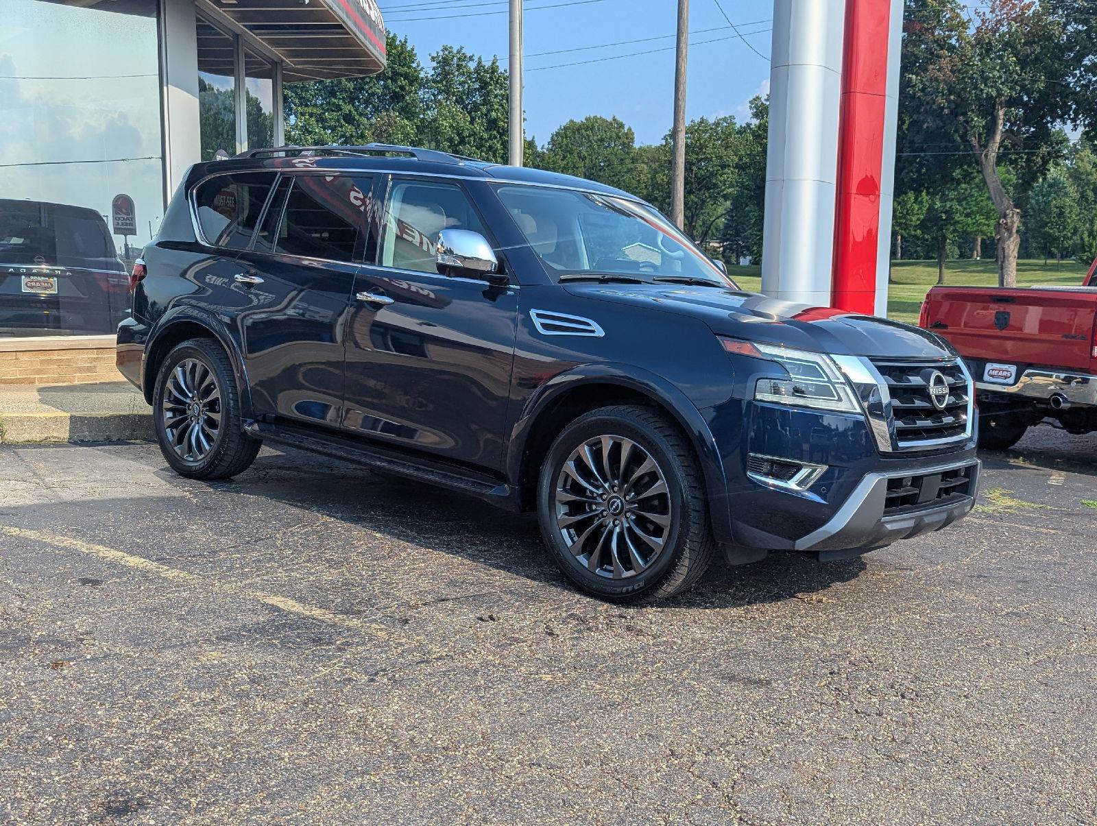 Used 2023 Nissan Armada Platinum w/ Captain's Chairs Package AWD/4WD image 11