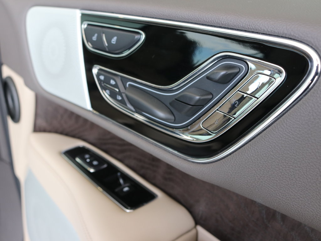 Used 2022 Lincoln Navigator Reserve AWD/4WD image 45
