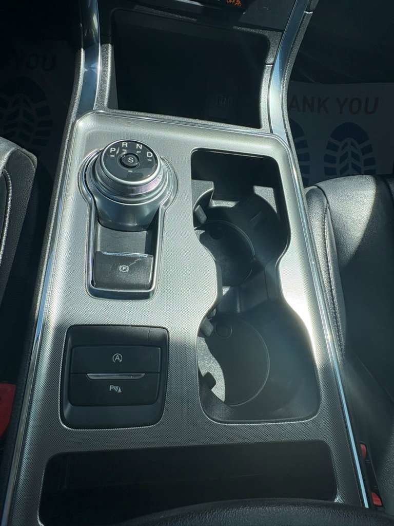 Used 2022 Ford Edge Titanium image 17
