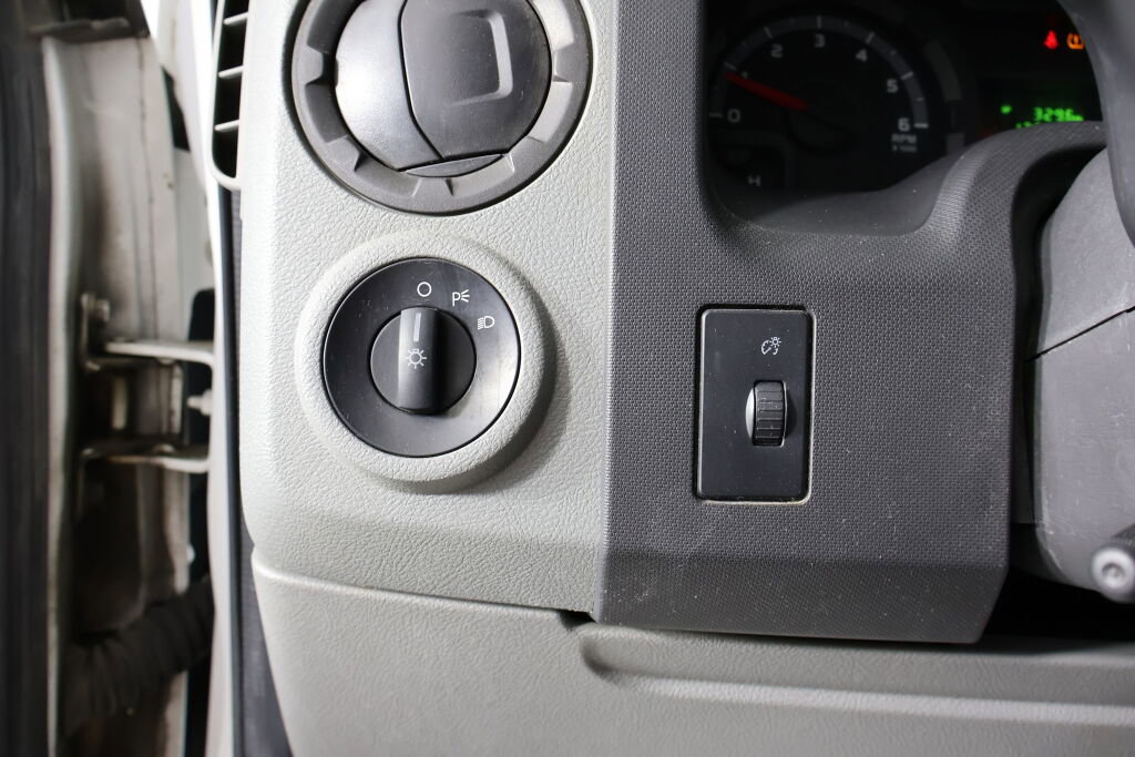 Used 2013 Ford E-150 and Econoline 150 image 27