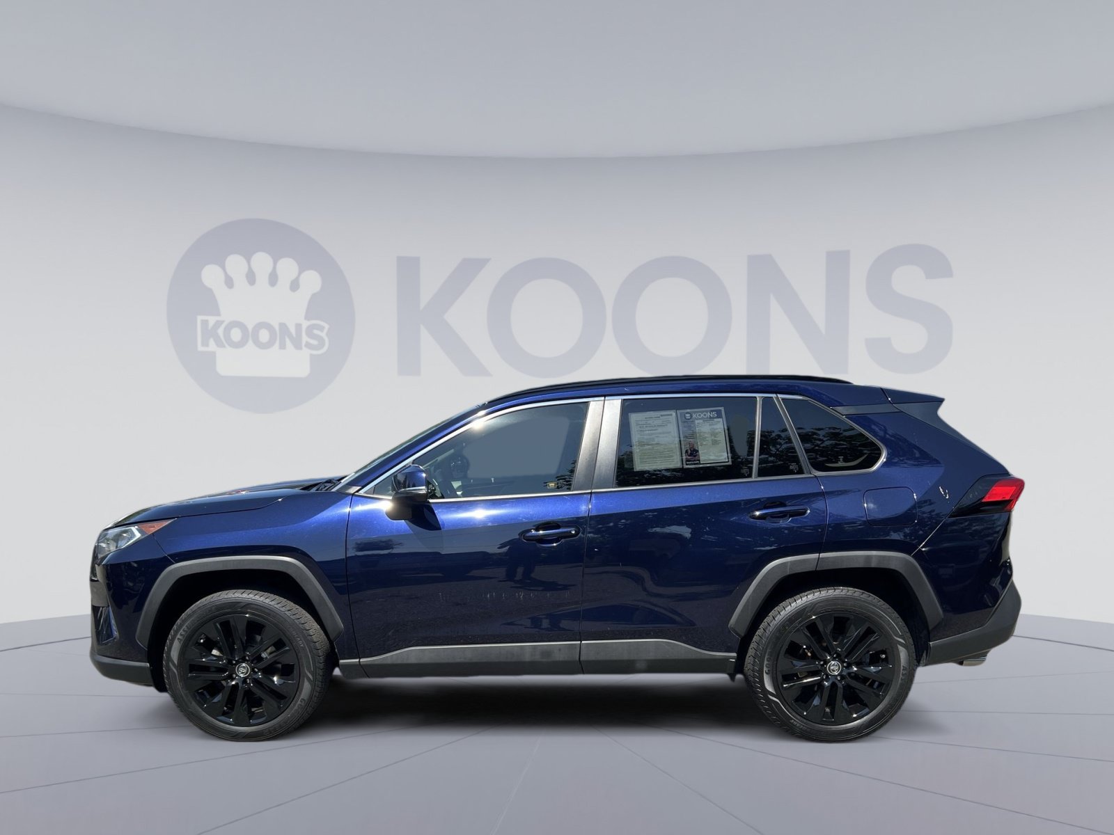 Used 2019 Toyota RAV4 XLE Premium FWD image 7