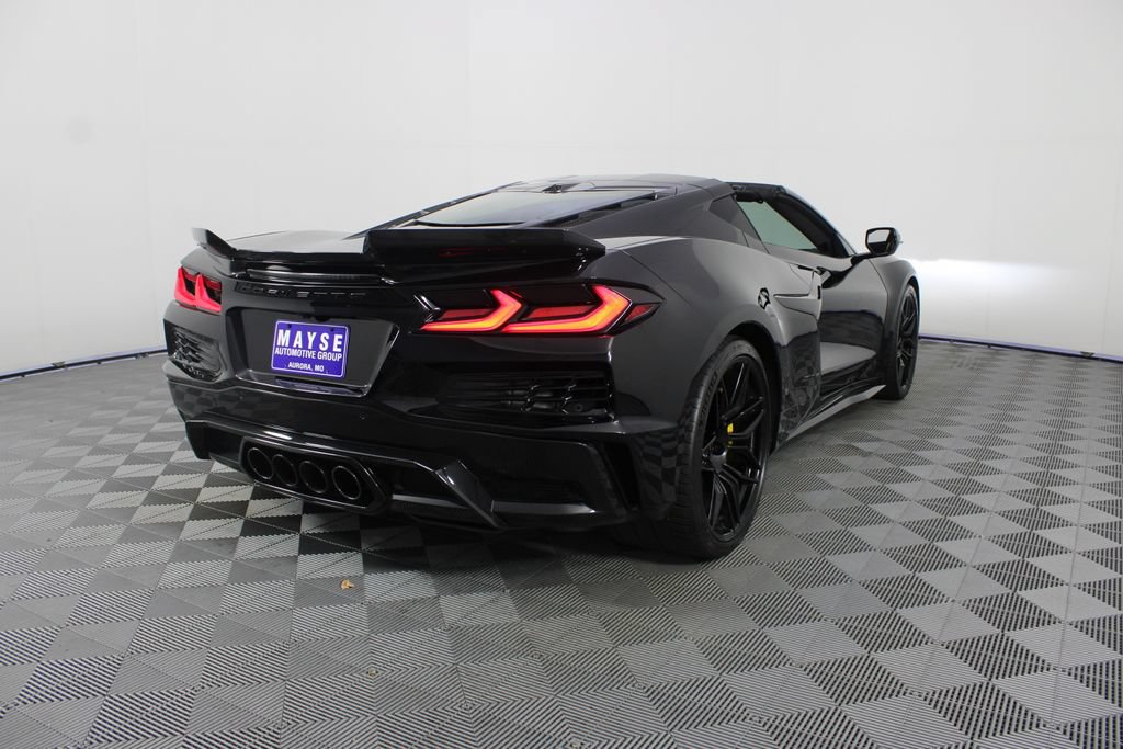 Used 2025 Chevrolet Corvette Z06 RWD image 7