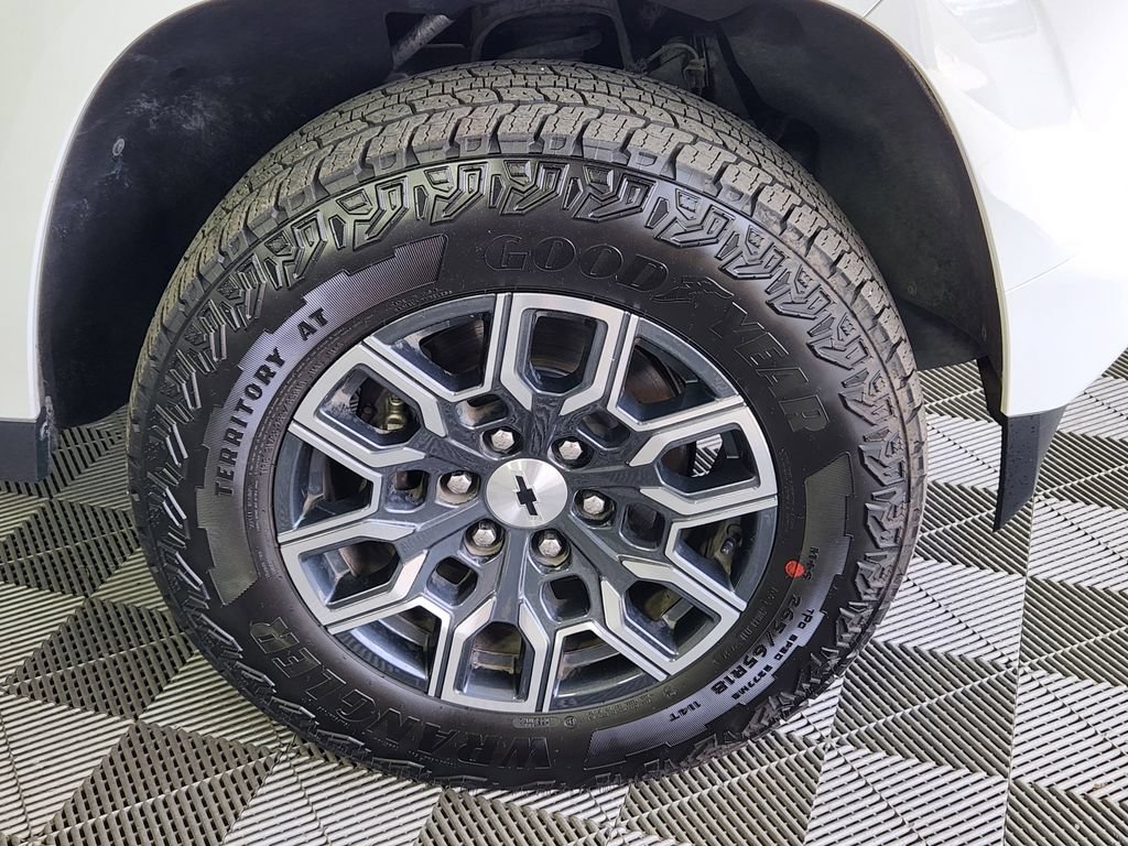 Used 2023 Chevrolet Colorado Z71 AWD/4WD image 9