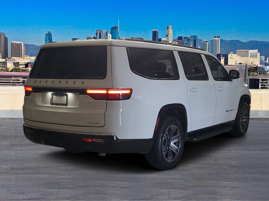 Used 2024 Jeep Wagoneer L Series II w/ Flexible Seating Group RWD image 4