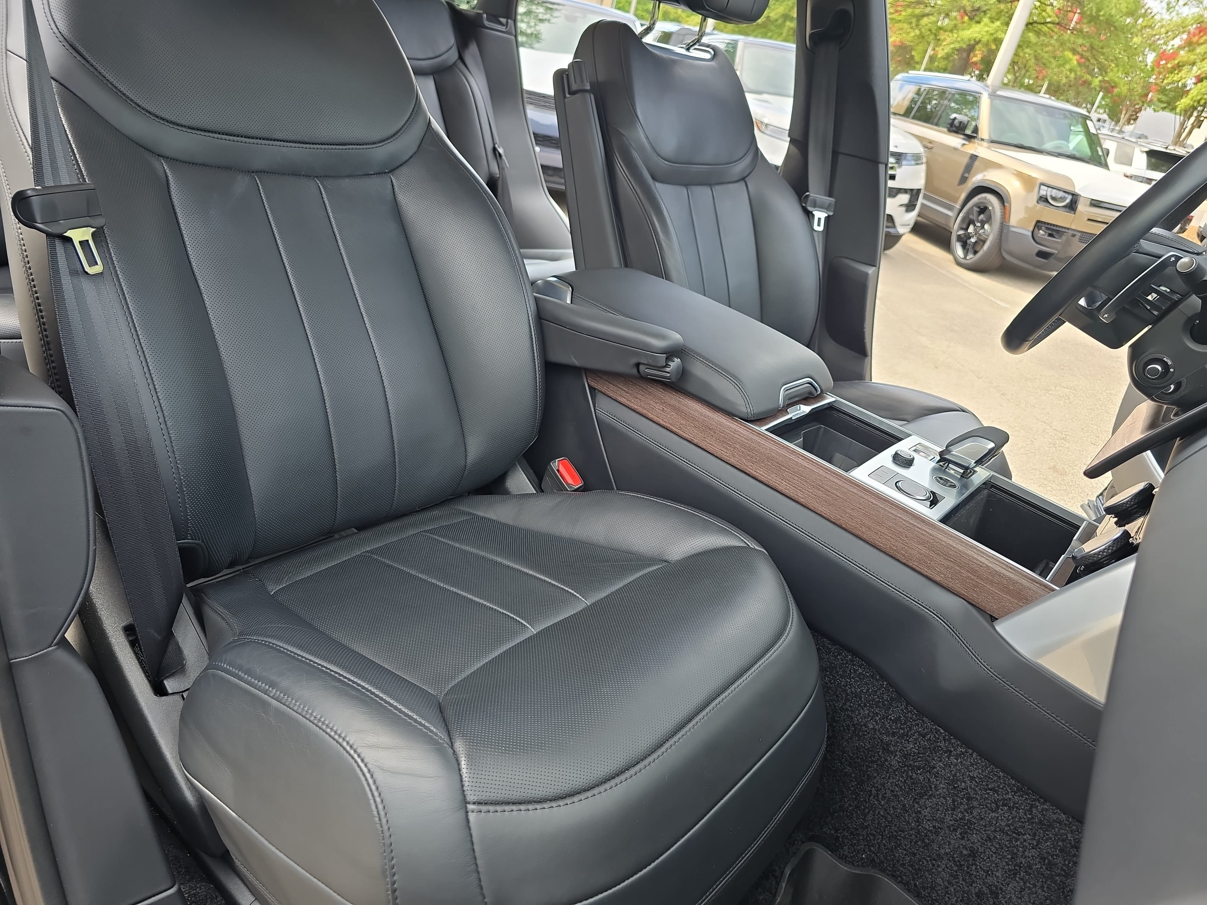 Certified 2023 Land Rover Range Rover SE AWD/4WD image 10