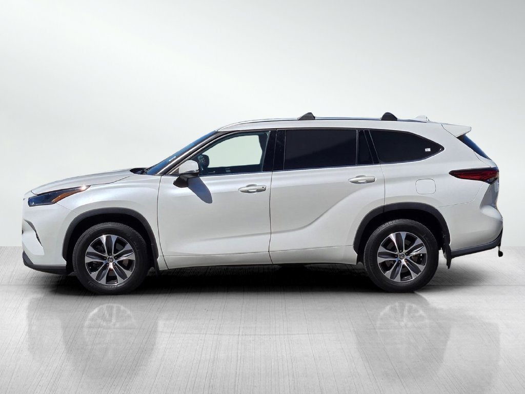 Used 2021 Toyota Highlander XLE FWD image 7