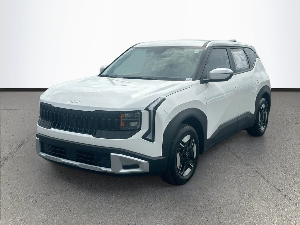 New 2027 Kia Seltos LX FWD image 3