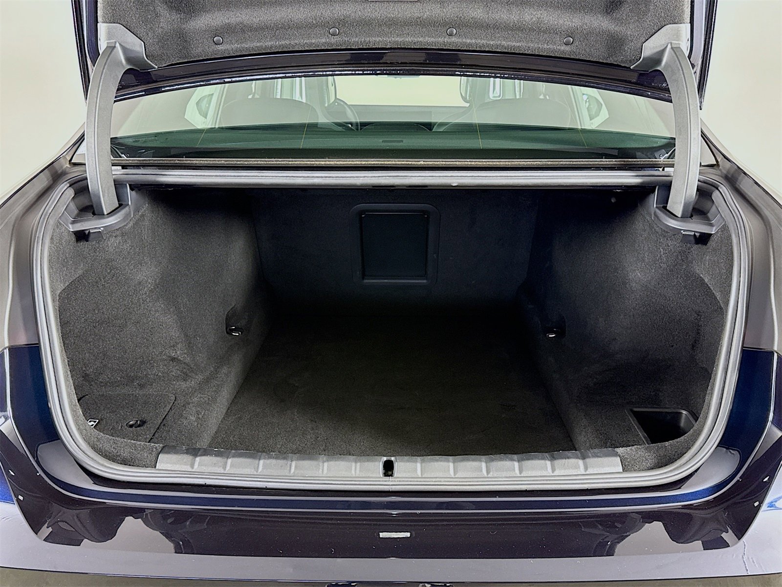 Certified 2023 BMW 760i xDrive w/ Executive Package image 28