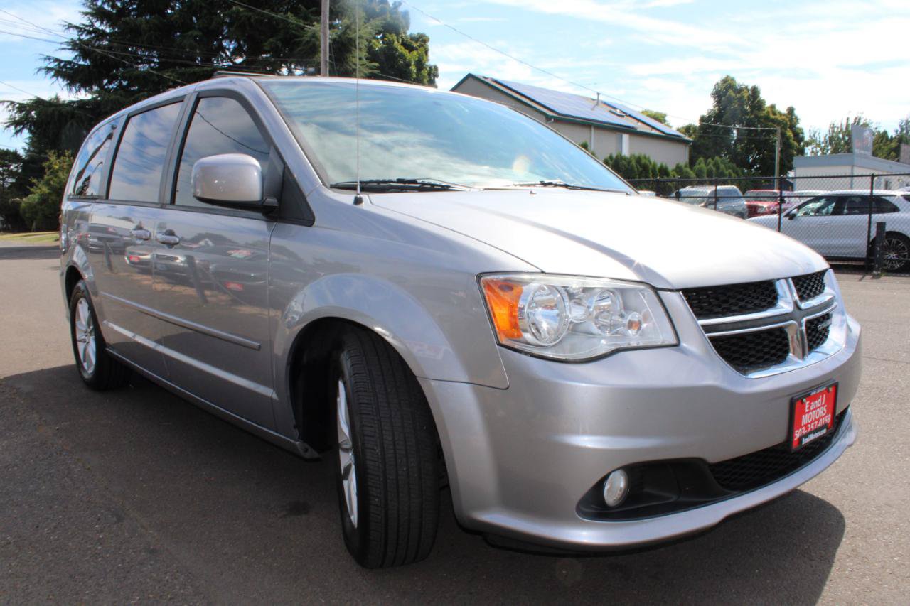 Used 2016 Dodge Grand Caravan SXT FWD image 3
