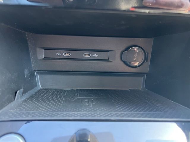 Used 2022 Volkswagen Taos SEL image 20