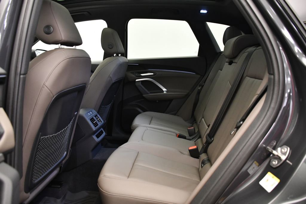 Used 2025 Audi Q5 Premium w/ Convenience Package image 41
