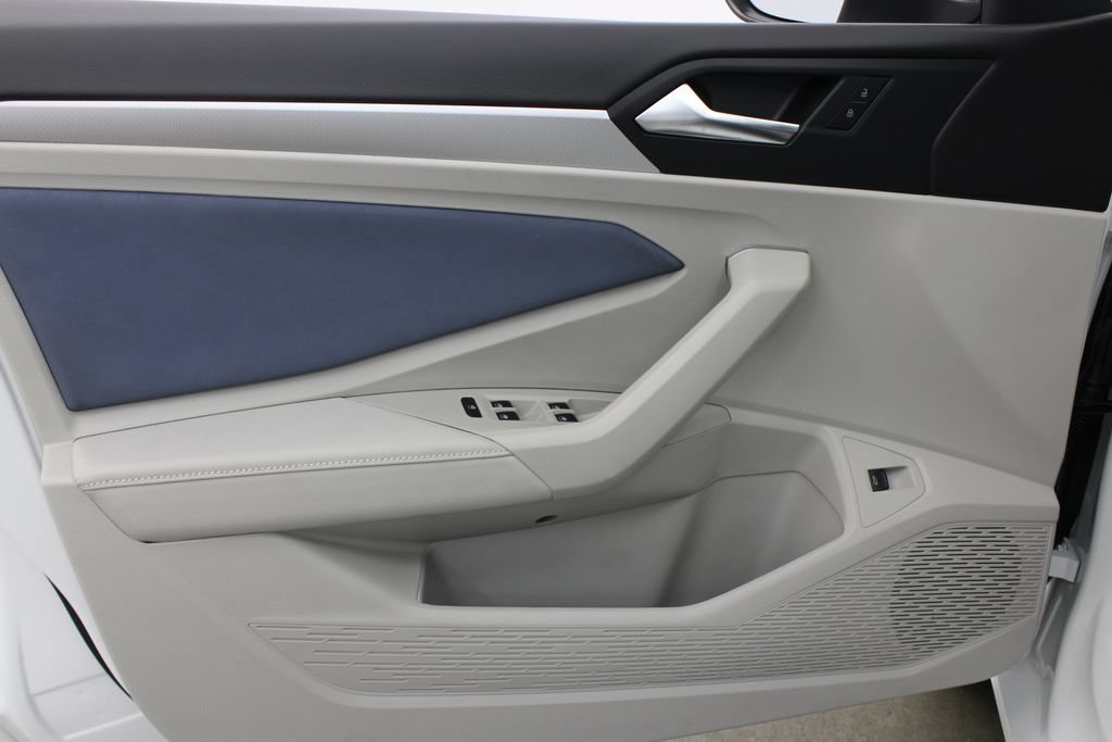 New 2026 Volkswagen Jetta SE FWD image 13