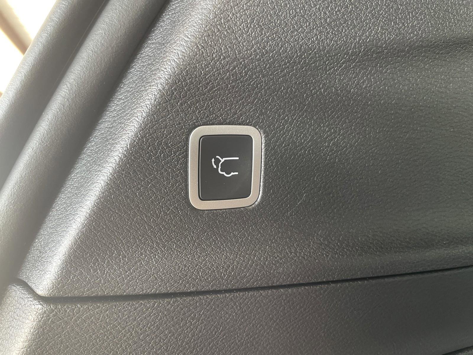 New 2025 Chrysler Pacifica Select w/ Fav Edition Package image 34