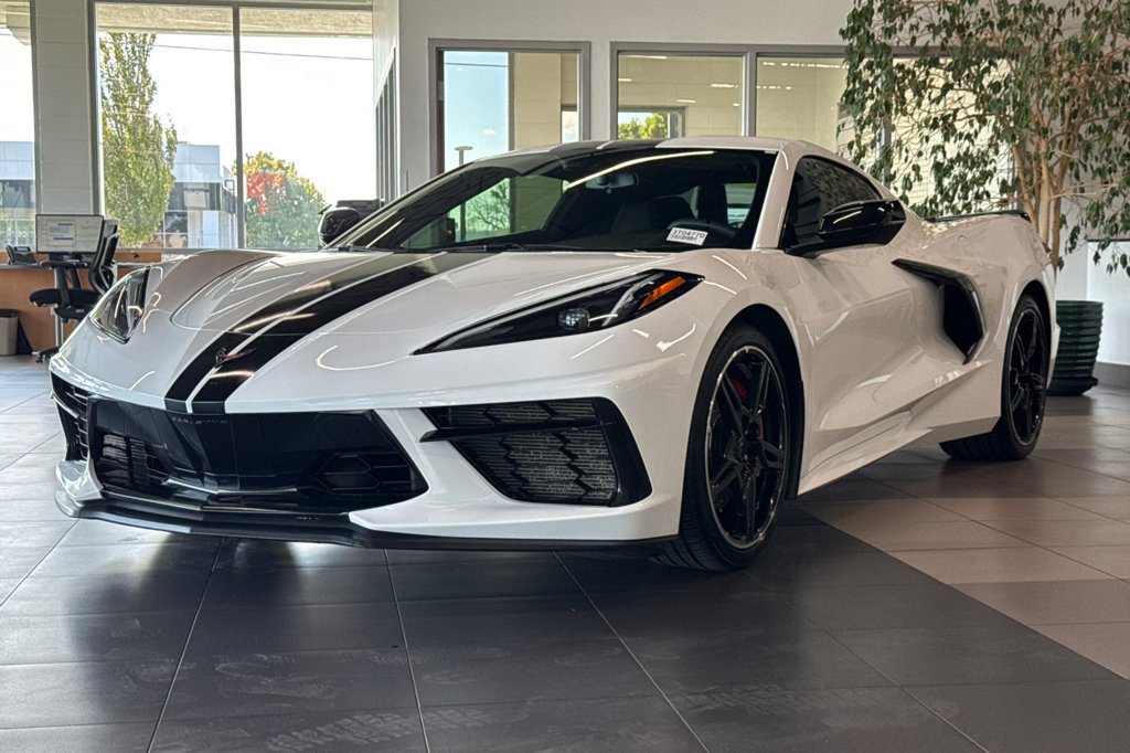 Used 2021 Chevrolet Corvette Stingray Coupe w/ Z51 Performance Package RWD image 10
