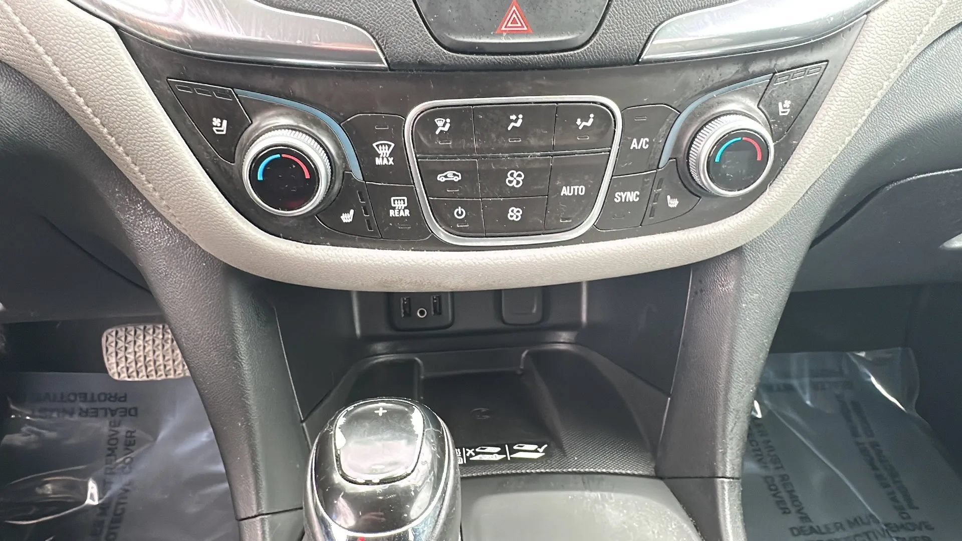 Used 2018 Chevrolet Equinox Premier FWD image 37