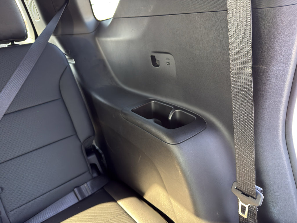 Used 2025 Chevrolet Traverse LT image 39