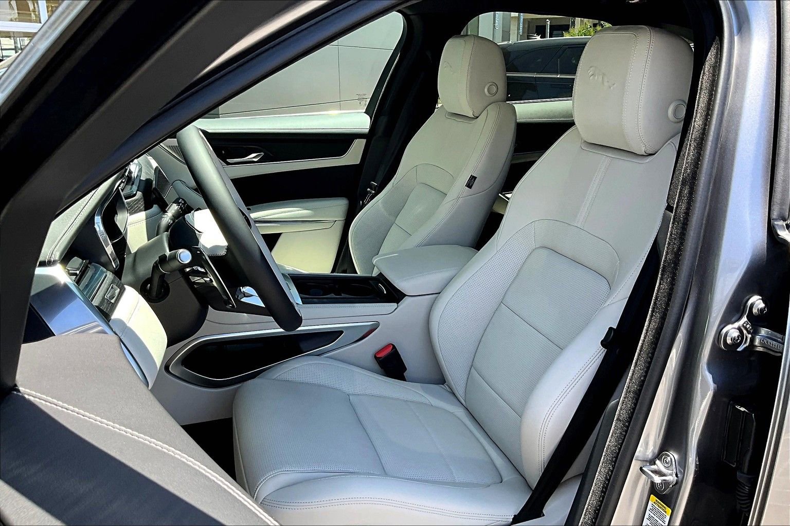 New 2026 Jaguar F-PACE R-Dynamic S image 9