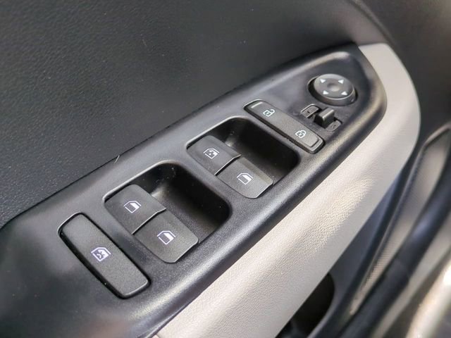 Used 2023 Hyundai Venue SEL w/ Cargo Package image 23