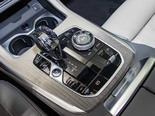 New 2026 BMW ALPINA XB7 AWD/4WD image 19
