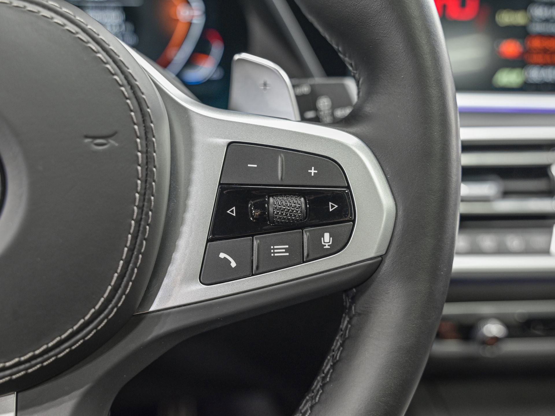 Used 2022 BMW X7 xDrive40i w/ M Sport Package image 20