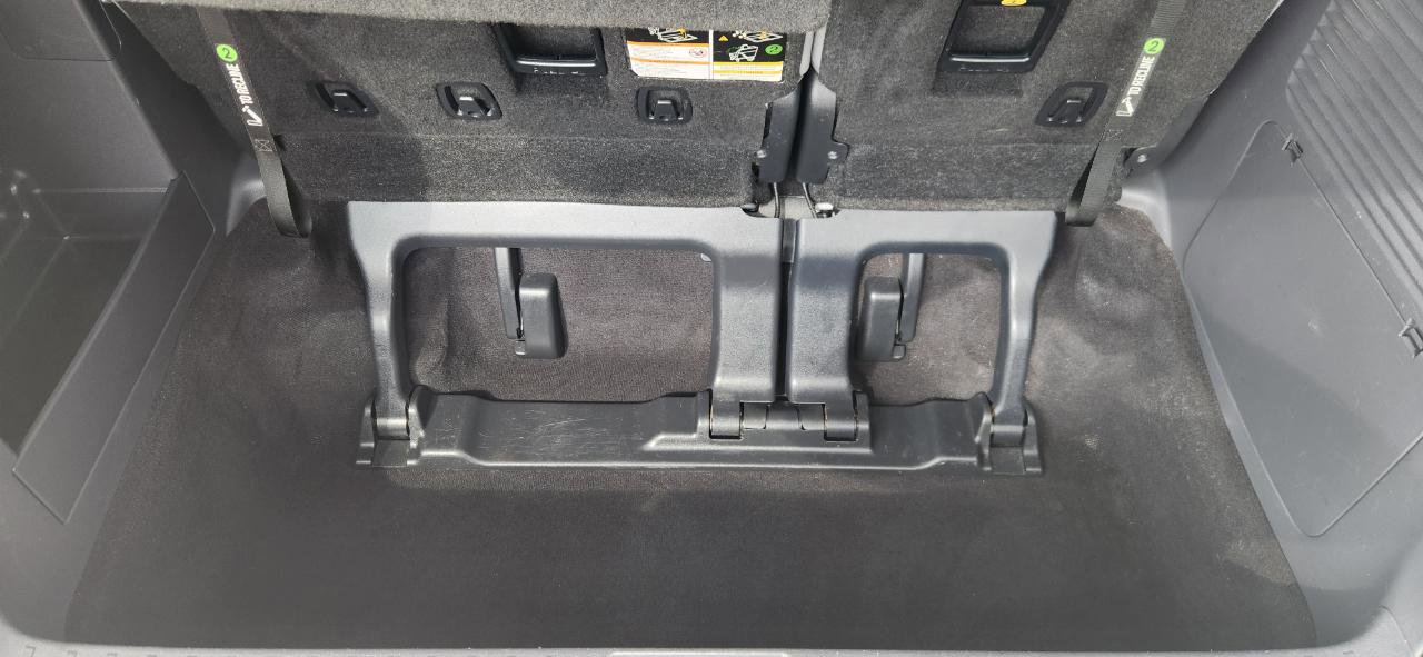 Used 2022 Toyota Sienna XLE image 11