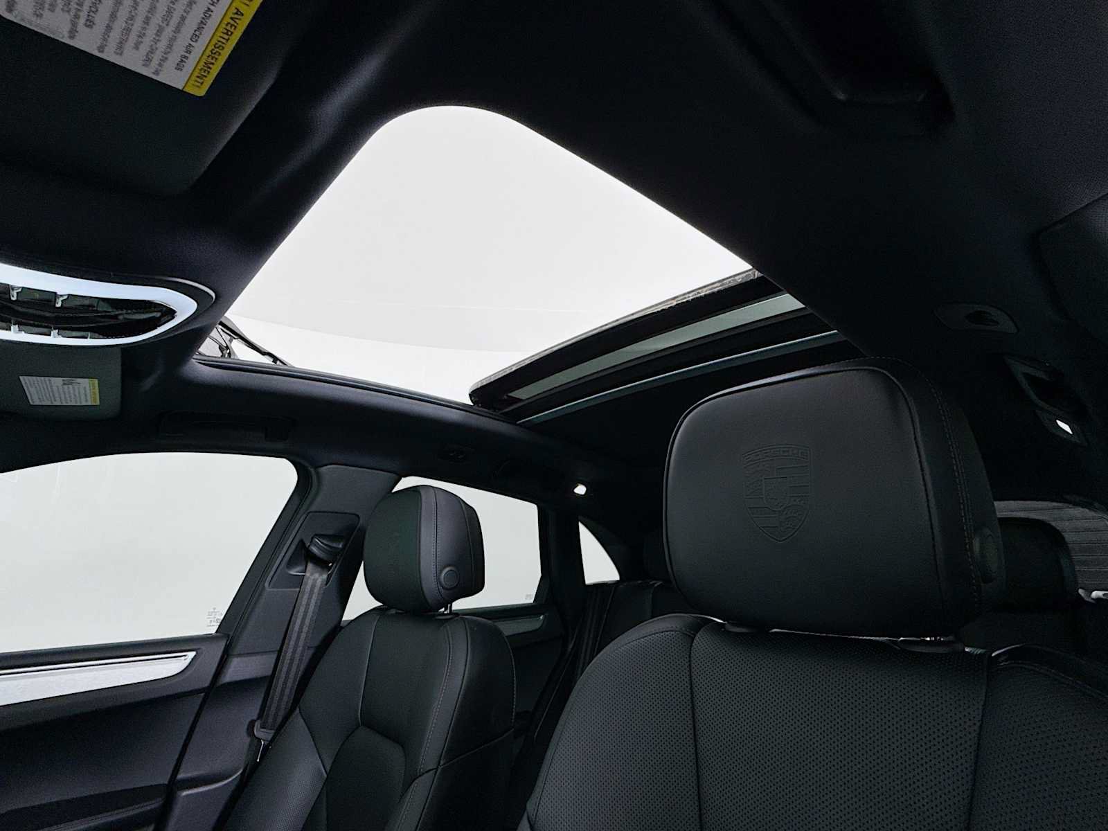 Certified 2026 Porsche Macan AWD/4WD image 22