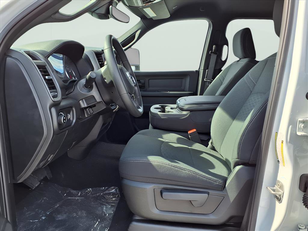 New 2026 RAM 3500 Tradesman AWD/4WD image 16