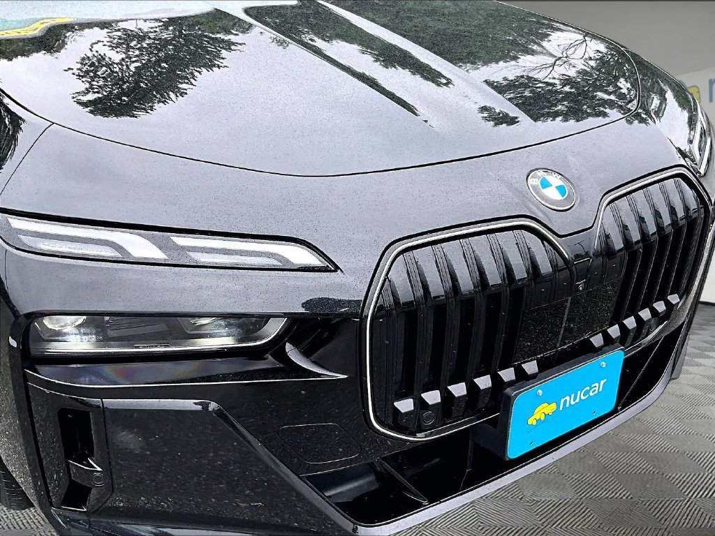 Used 2026 BMW 740i xDrive AWD/4WD image 32