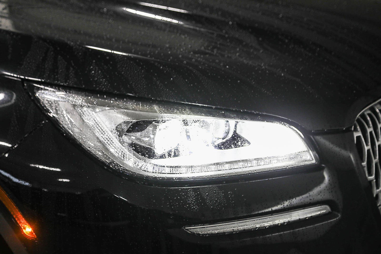 Used 2020 Lincoln Corsair Reserve w/ Equipment Group 201A image 8