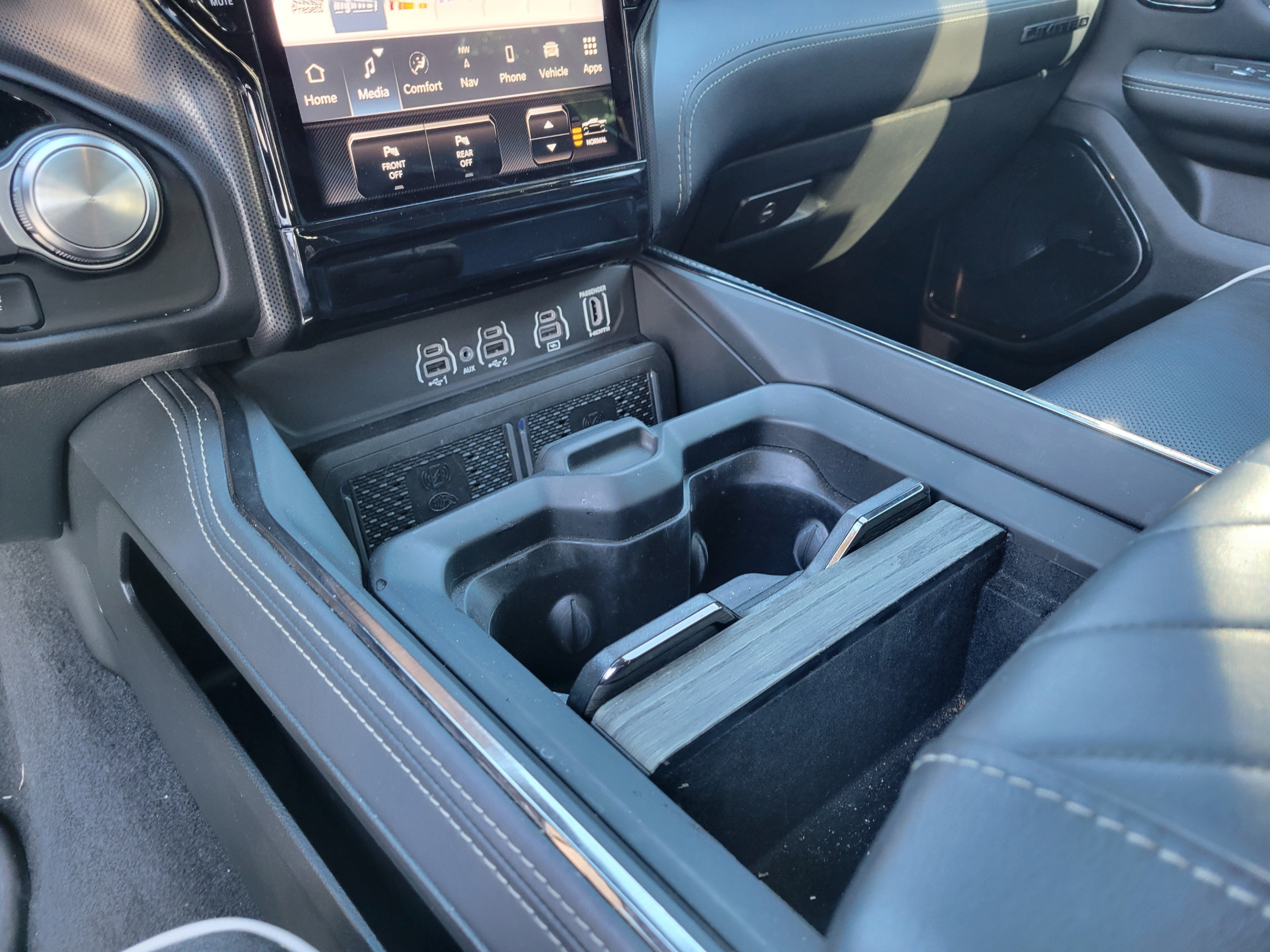 Used 2025 RAM 1500 Limited AWD/4WD image 22