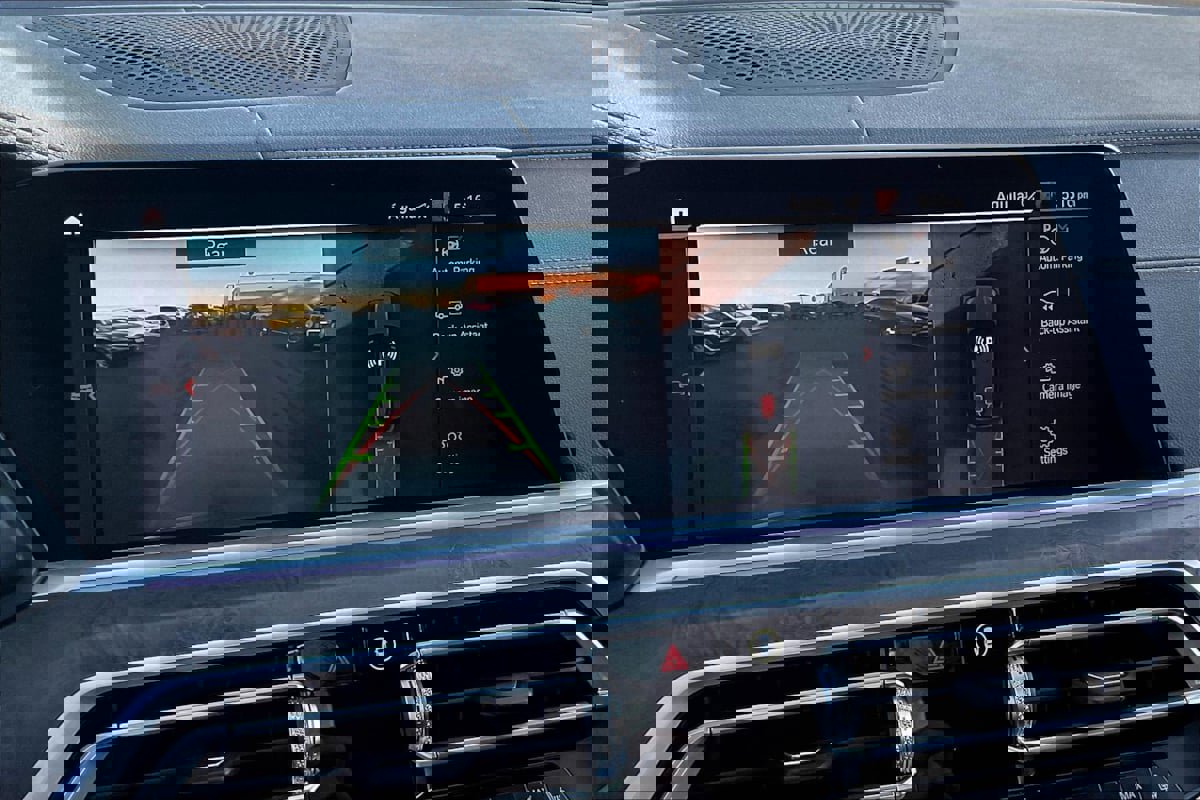 Used 2022 BMW X5 xDrive40i w/ Premium Package image 18