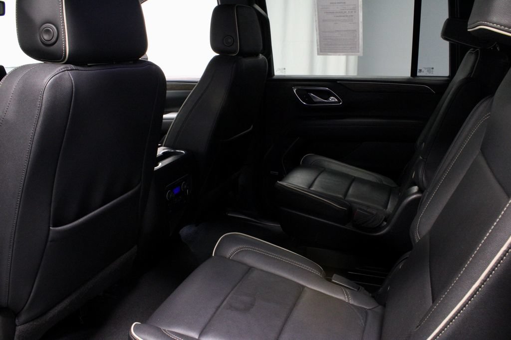 Used 2023 Chevrolet Suburban Premier AWD/4WD image 21
