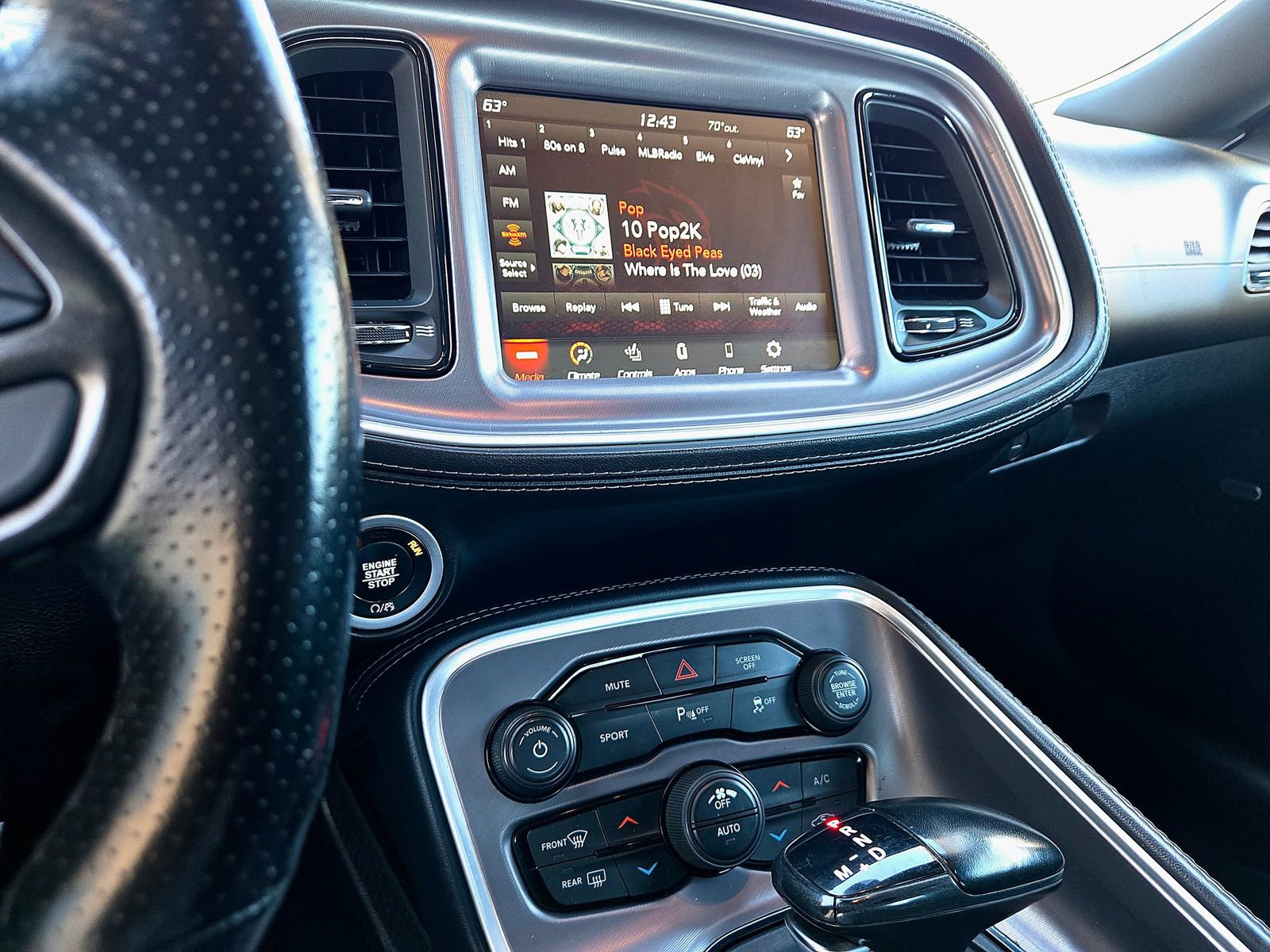 Used 2022 Dodge Challenger SXT w/ Plus Package image 15