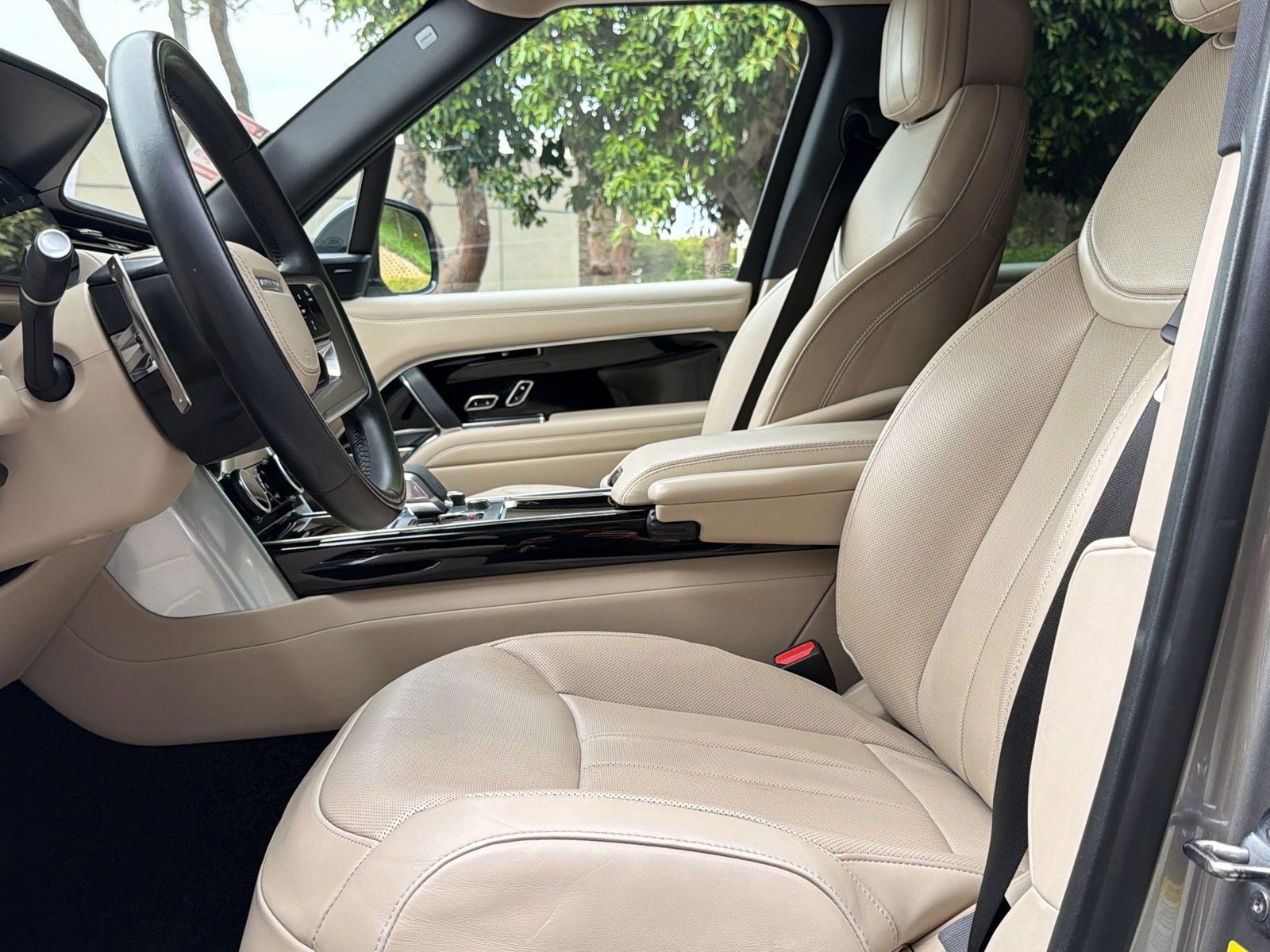 Certified 2023 Land Rover Range Rover SE image 6