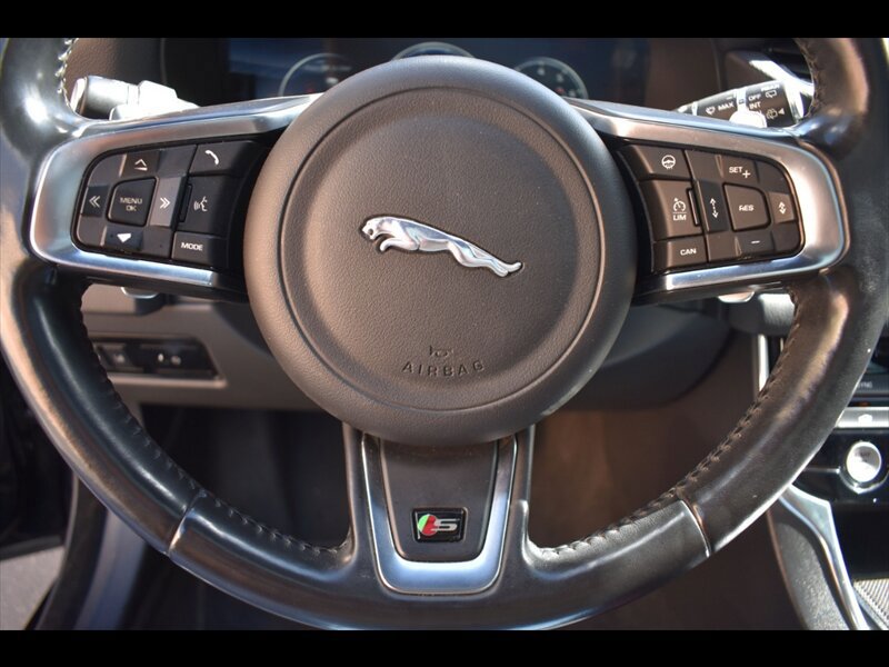 Used 2018 Jaguar XF First Edition AWD/4WD image 14