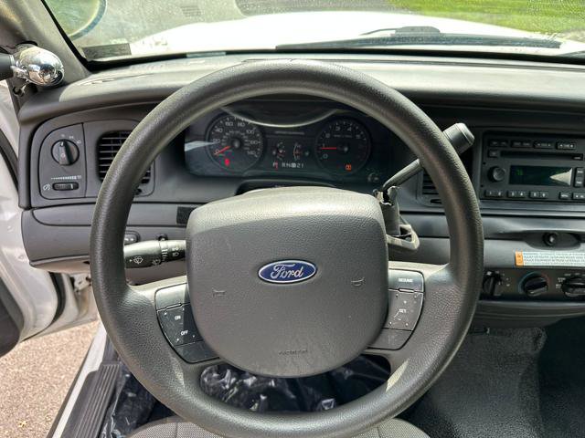 Used 2010 Ford Crown Victoria Police Interceptor image 14
