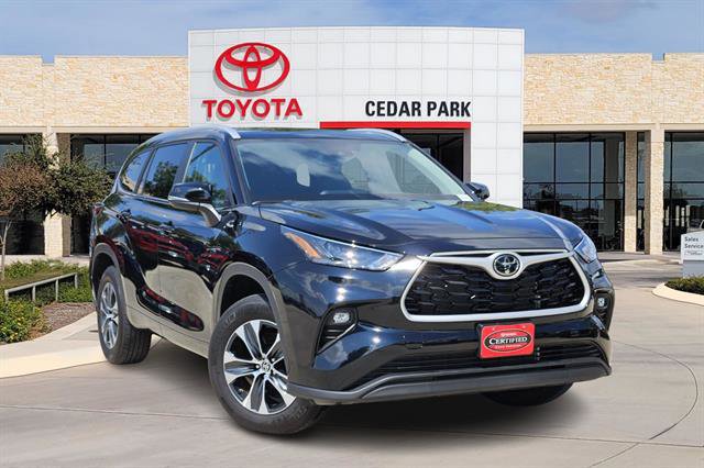 Certified 2025 Toyota Highlander XLE image 1