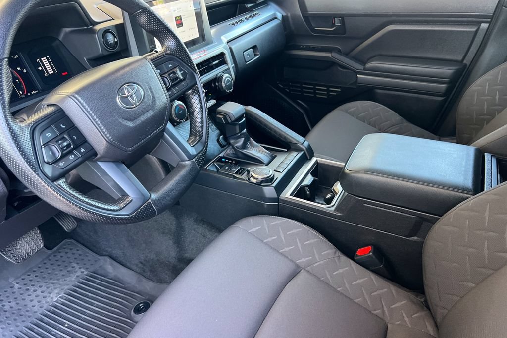 Certified 2025 Toyota Tacoma SR5 AWD/4WD image 13