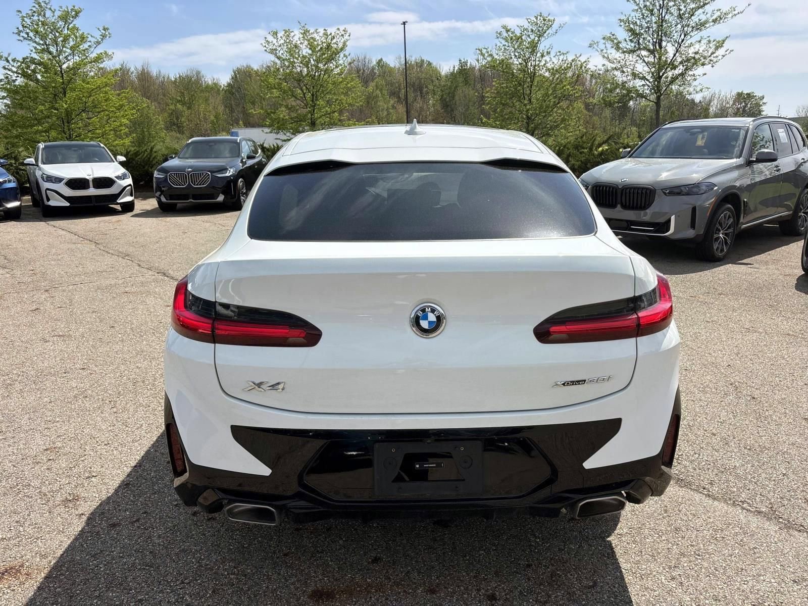 Used 2025 BMW X4 xDrive30i w/ M Sport Package AWD/4WD image 6