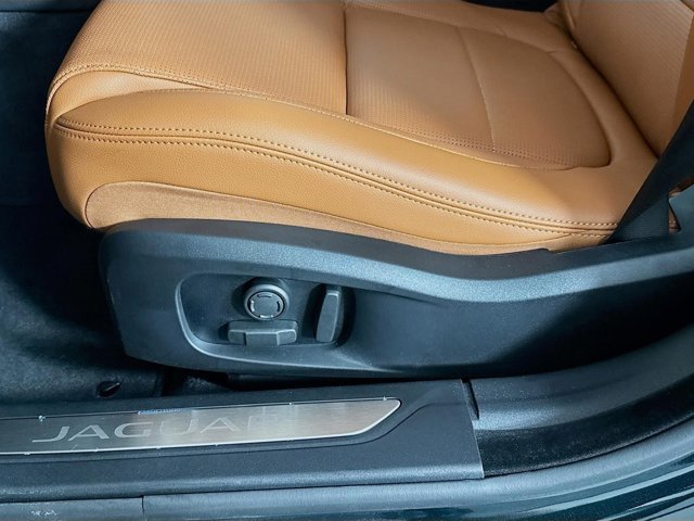 Used 2024 Jaguar XF R-Dynamic SE image 22