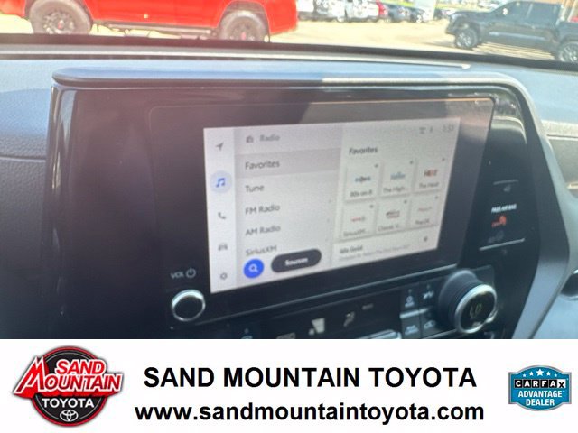 Used 2024 Toyota Highlander LE FWD image 21