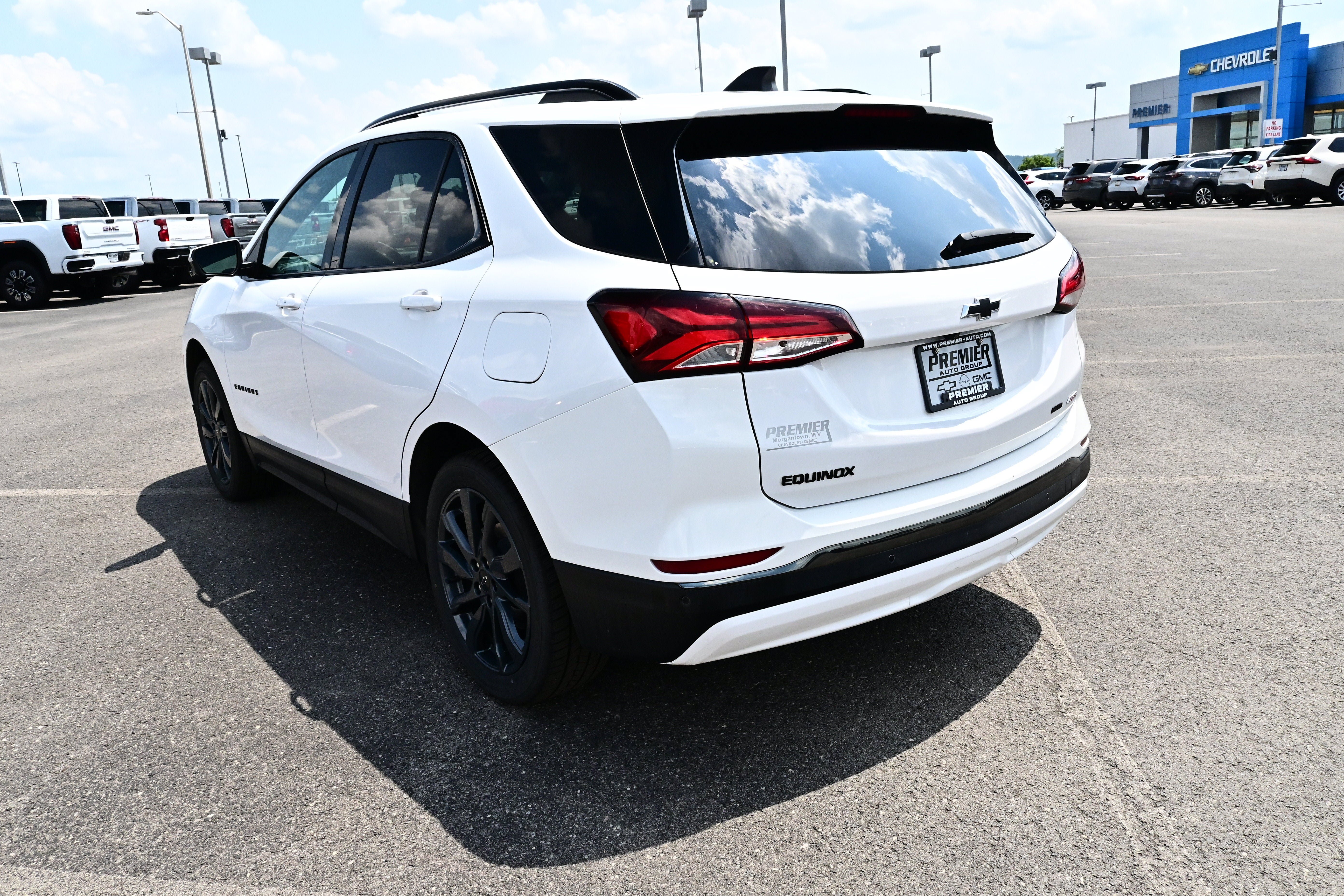 Used 2023 Chevrolet Equinox RS w/ RS Leather Package AWD/4WD image 8