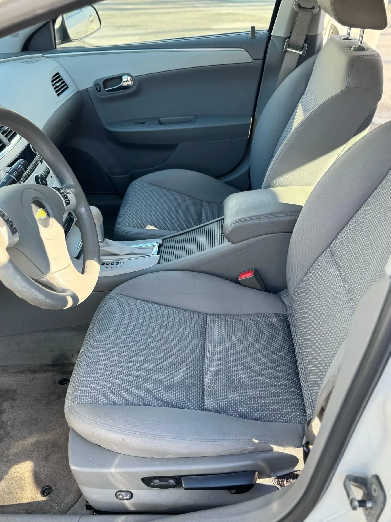 Used 2011 Chevrolet Malibu LT w/ White Diamond Premium Package image 12