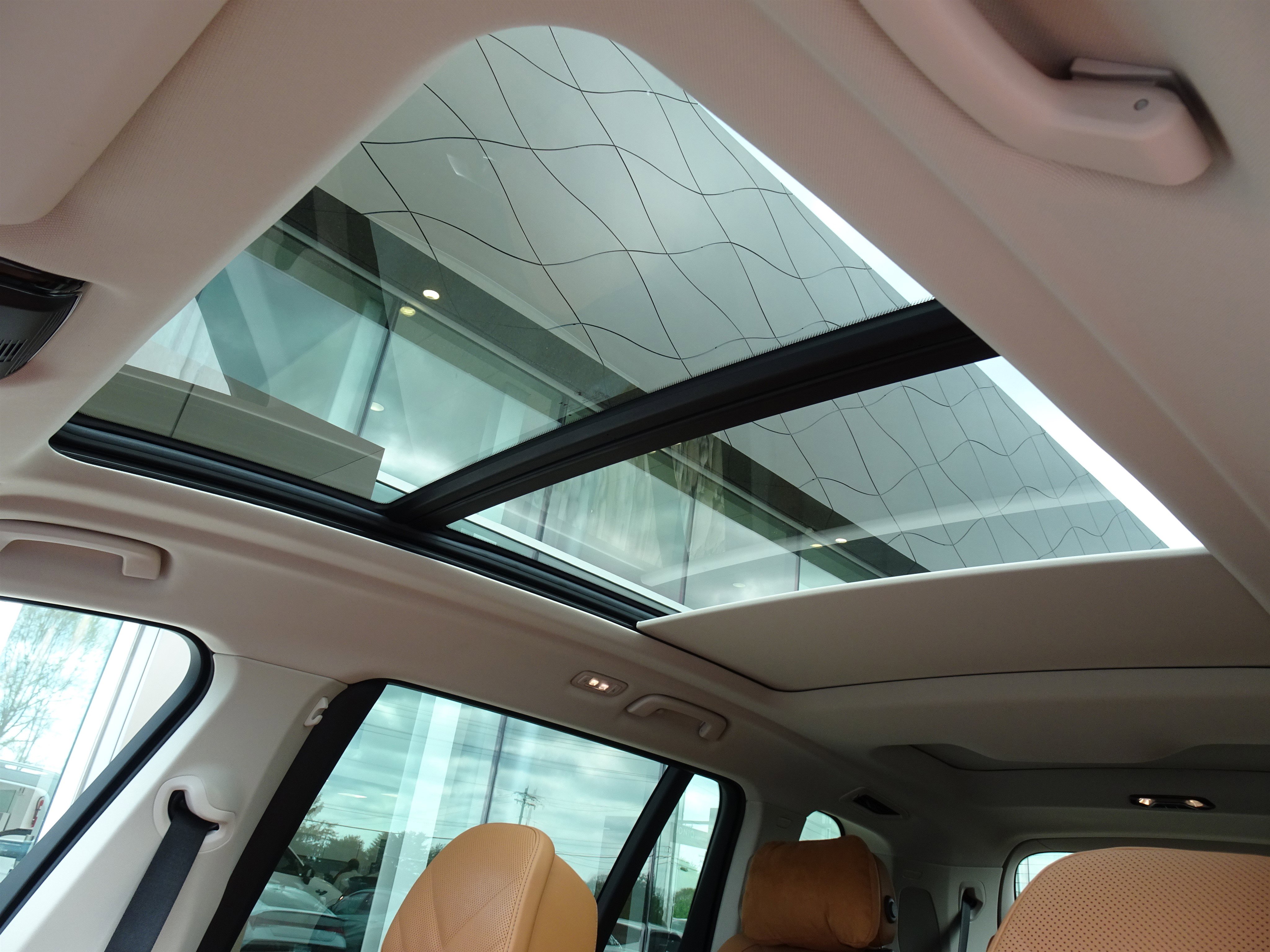 Used 2023 BMW X7 xDrive40i w/ Premium Package image 12