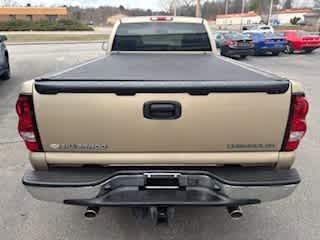 Used 2005 Chevrolet Silverado 1500 LS w/ Light Duty Power Package AWD/4WD image 8