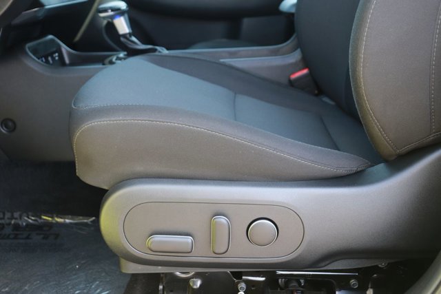 Used 2025 Hyundai Kona SEL image 9