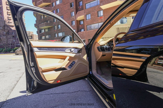 Used 2012 Porsche Panamera 4 image 44