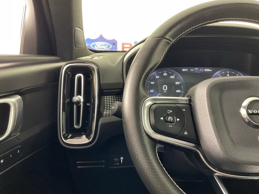 Used 2019 Volvo XC40 T5 R-Design AWD/4WD image 24